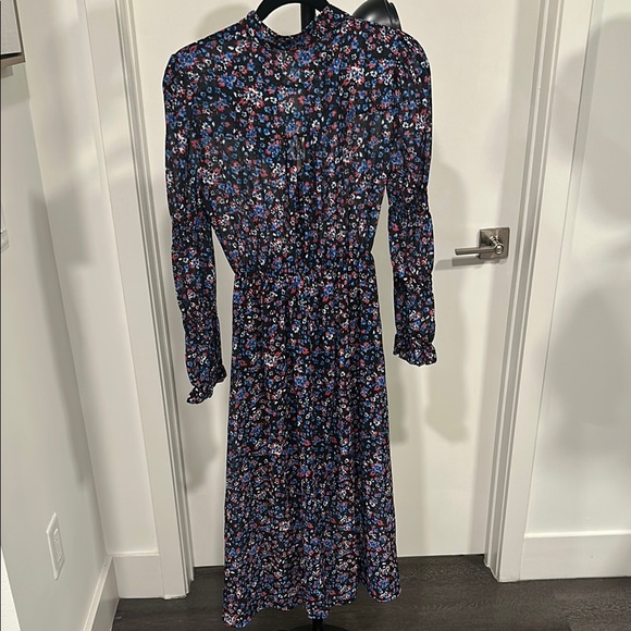 Floral Long-Sleeve Dress - Picture 3 of 6
